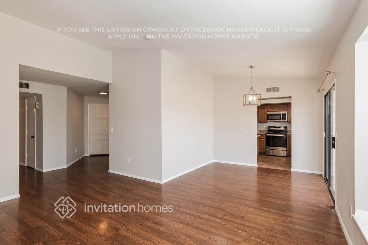 415 W Grandview Rd - Photo 3 of 17