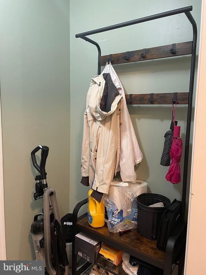 1420 Harvard St Nw #403 - Photo 6 of 17