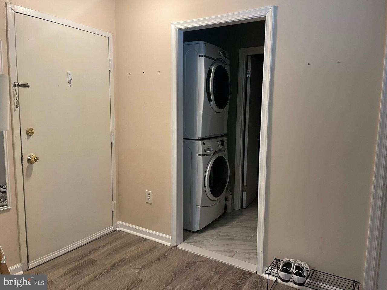 1420 Harvard St Nw #403 - Photo 7 of 17