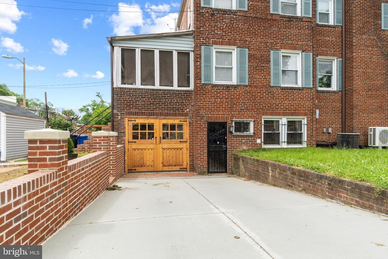441 21st St Ne #B - Photo 2 of 23