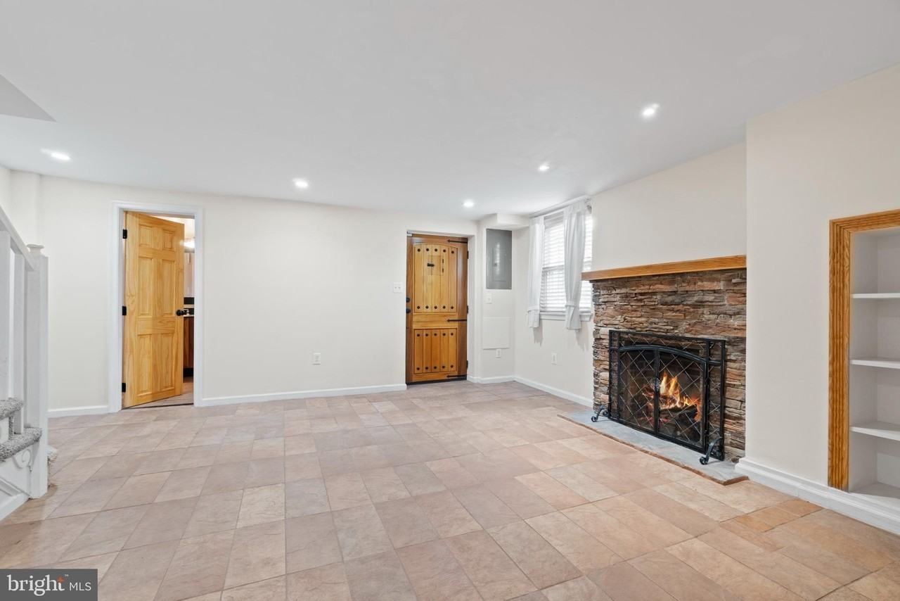 441 21st St Ne #B - Photo 6 of 23