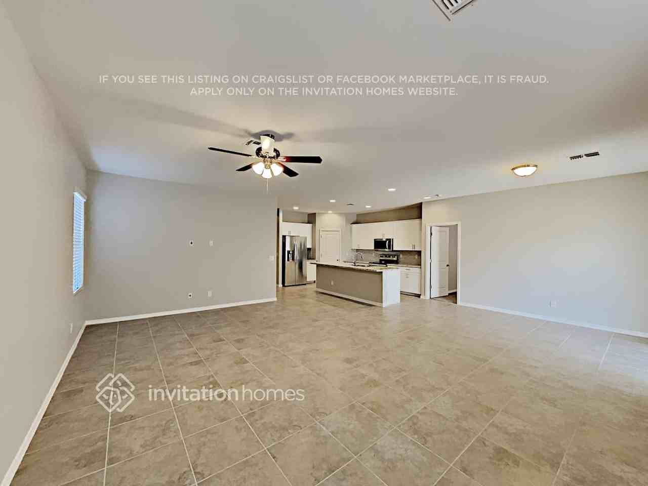 2702 E Omega Dr - Photo 4 of 19