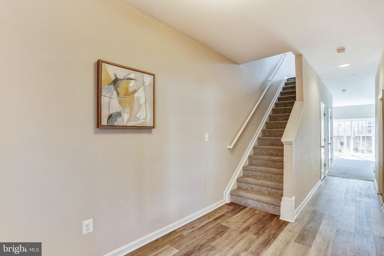 925 Dorchester Cove Rd - Photo 3 of 39