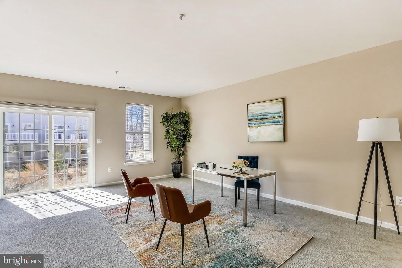 925 Dorchester Cove Rd - Photo 4 of 39