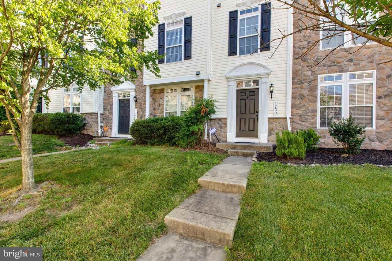 1739 Theale Way - Photo 4 of 50