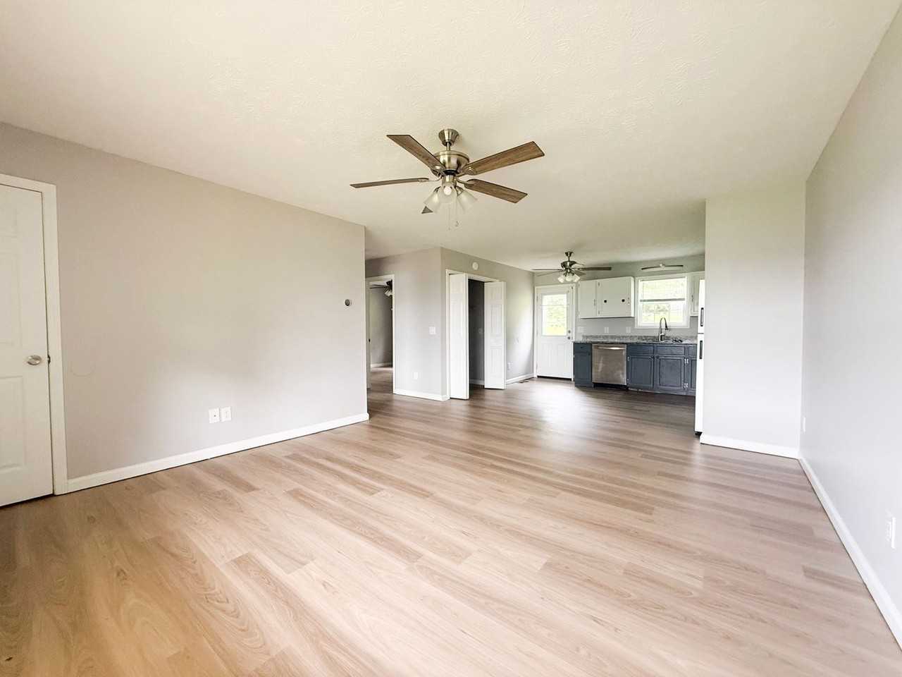 114 Judah Dr - Photo 3 of 19