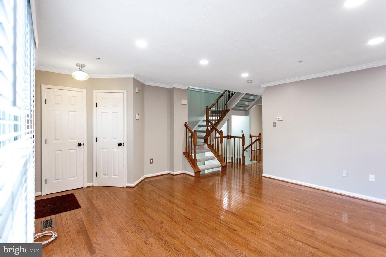 7920 Brightlight Pl - Photo 5 of 39