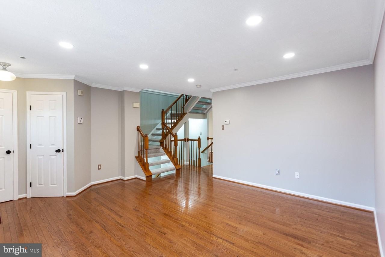 7920 Brightlight Pl - Photo 6 of 39