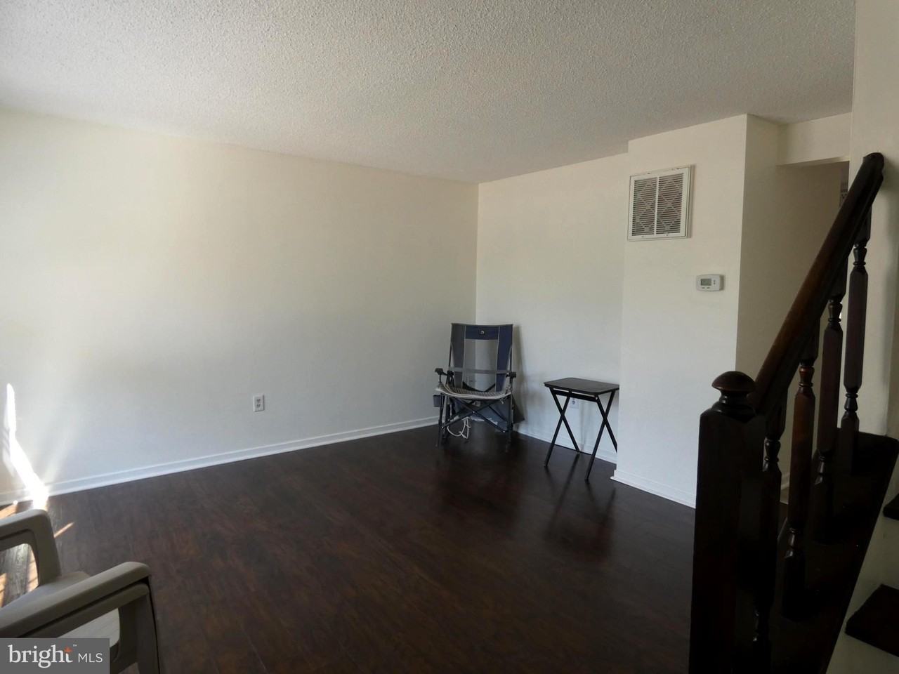103 S Lynchburg St - Photo 3 of 10