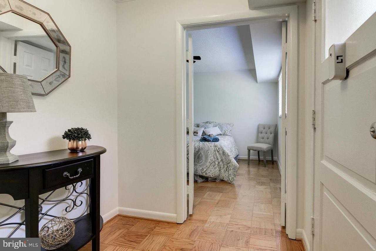 10667 Montrose Ave #4 - Photo 3 of 24