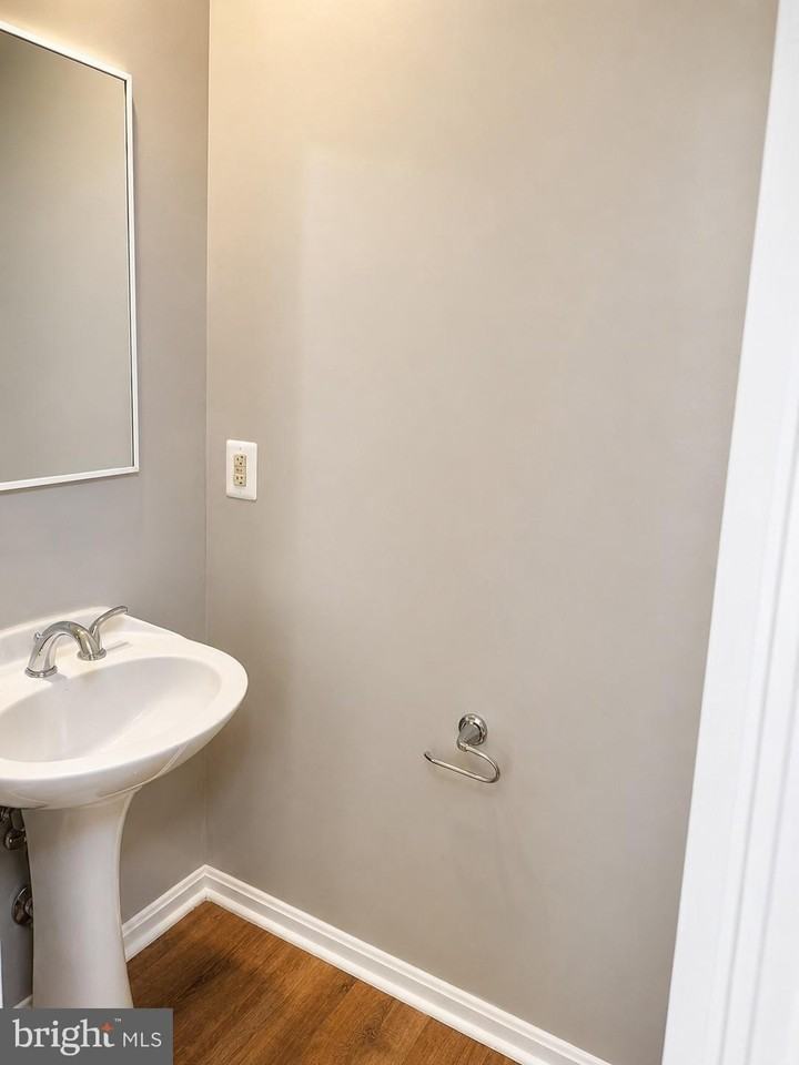 14803 Mcknew Rd - Photo 2 of 26