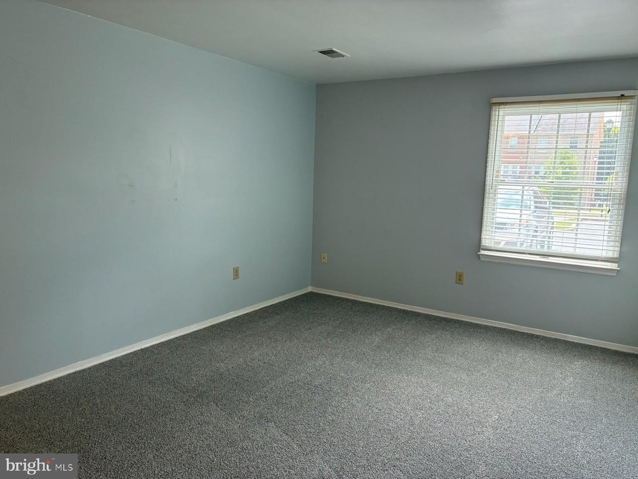 534 Pangborn Blvd #A1 - Photo 3 of 11