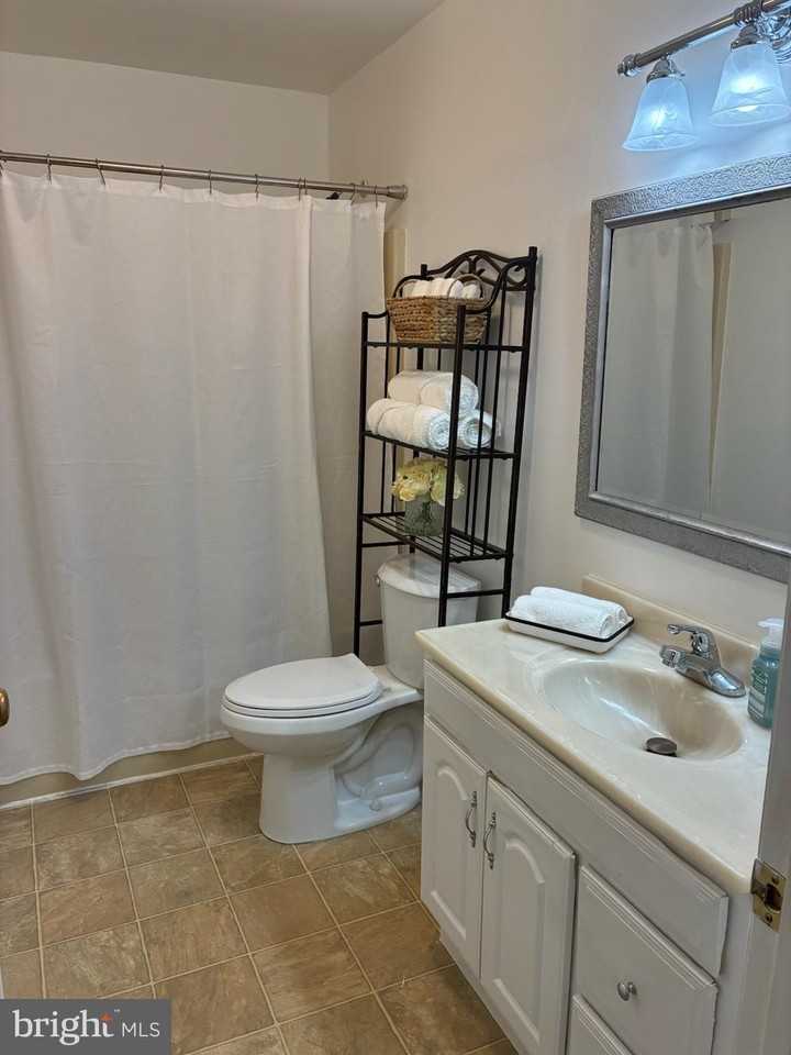 534 Pangborn Blvd #A1 - Photo 6 of 11