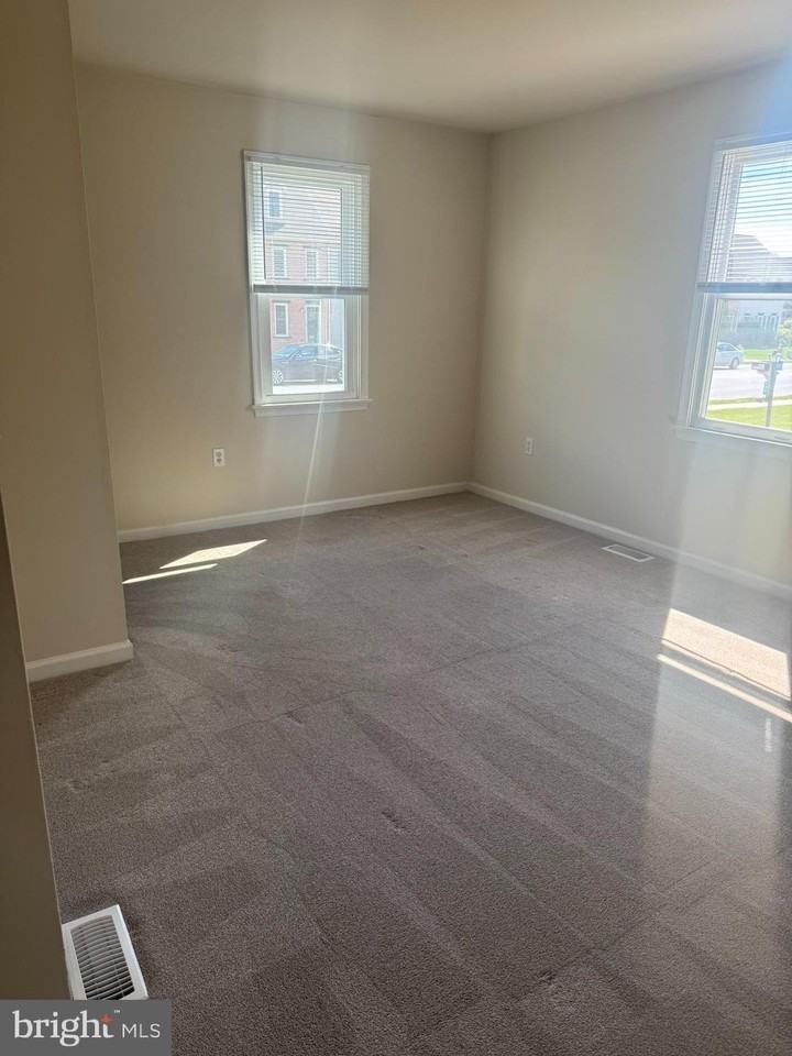 536 Bracken Dr - Photo 3 of 10