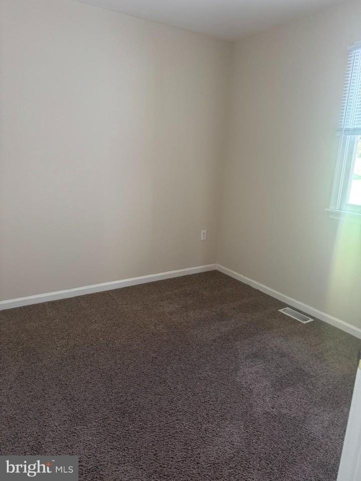 536 Bracken Dr - Photo 4 of 10