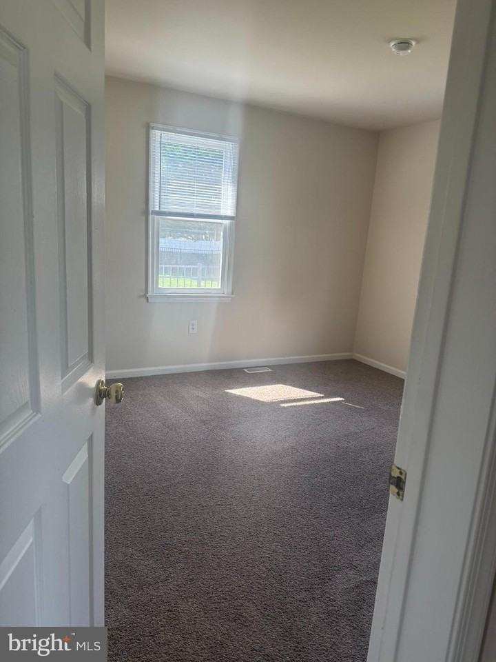 536 Bracken Dr - Photo 5 of 10