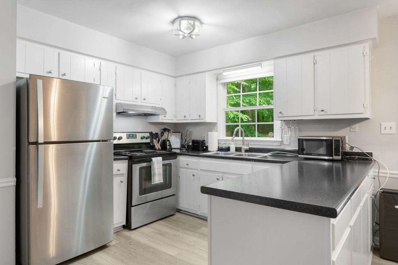 6716 Glendower Rd #B - Photo 4 of 18