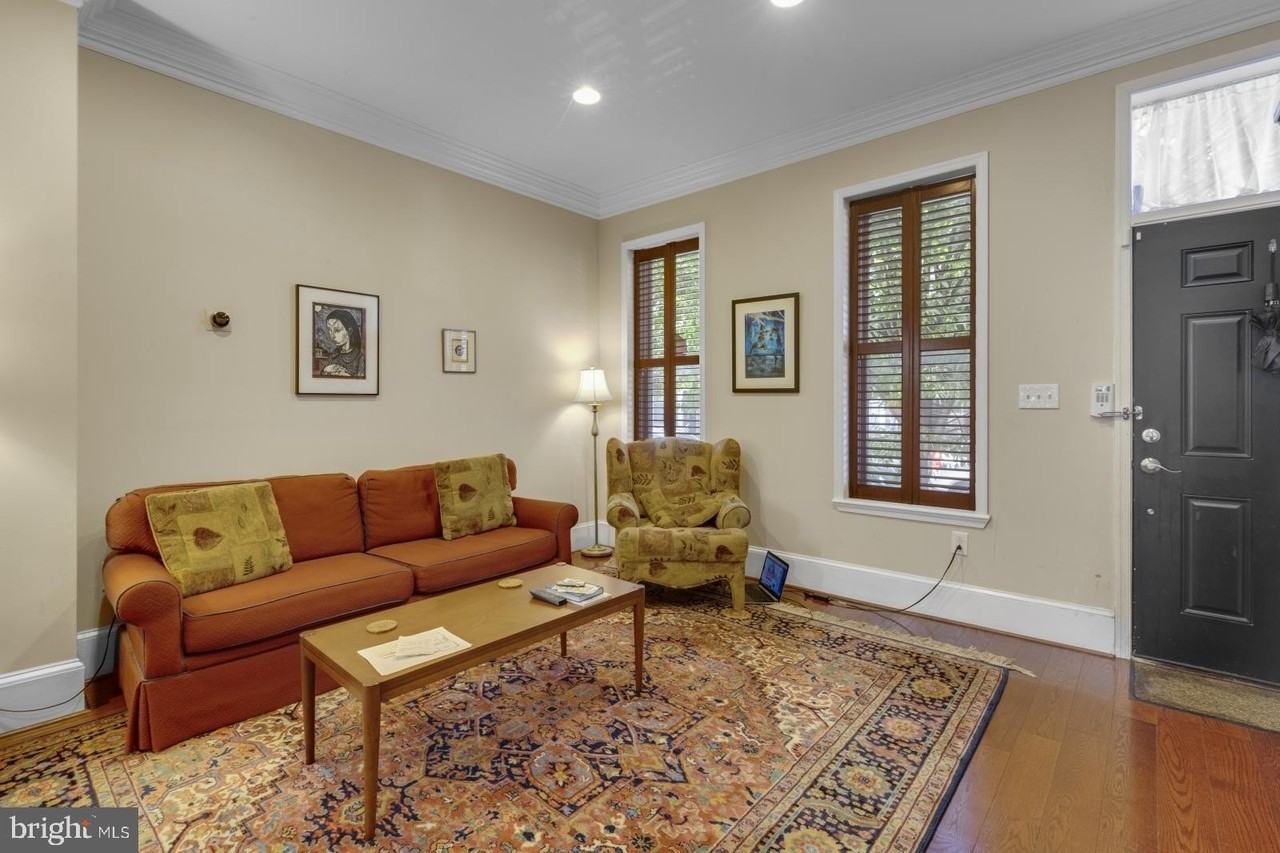 1933 Parrish St - Photo 4 of 44