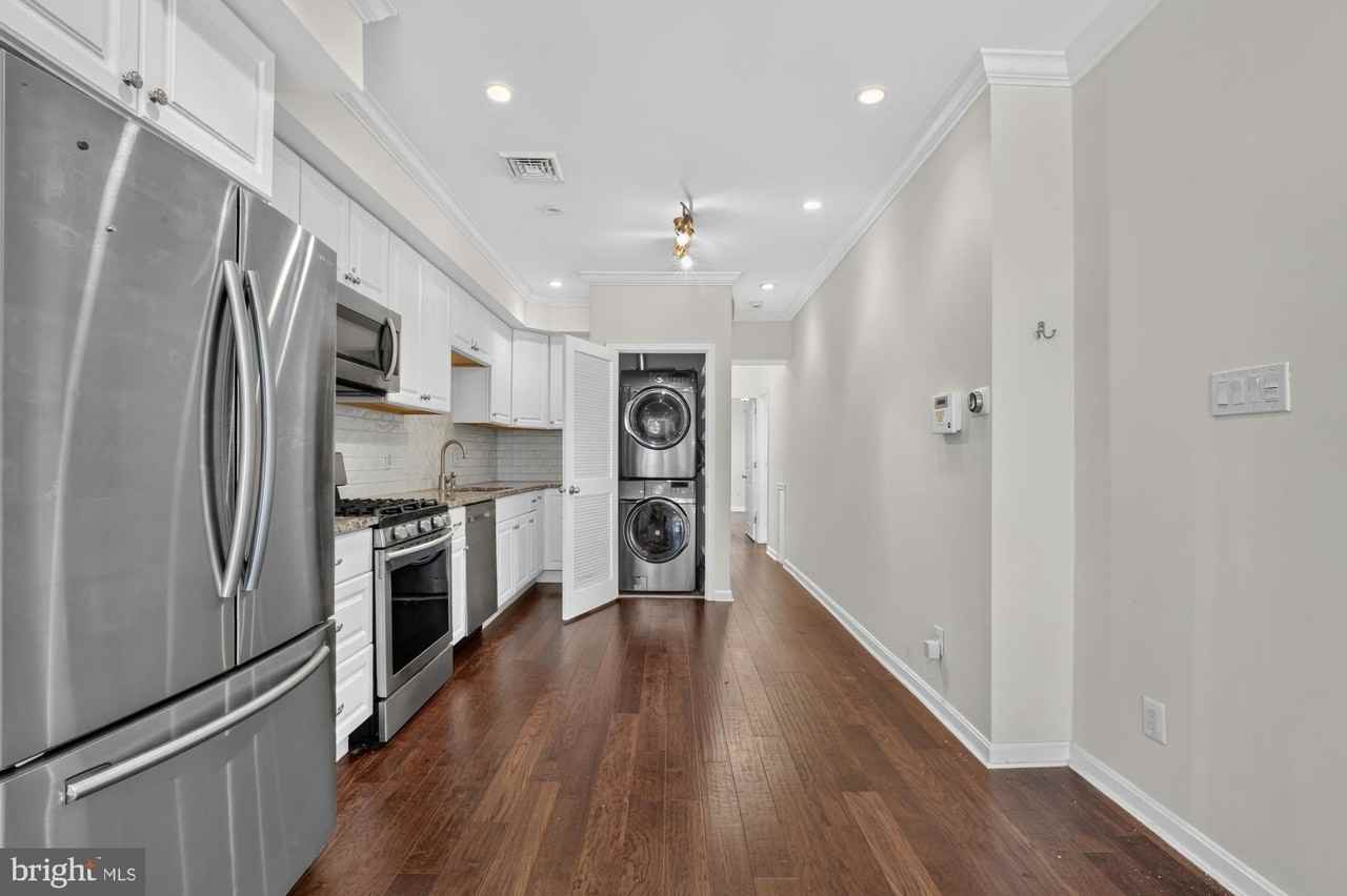 4435 Sansom St #1 - Photo 4 of 17