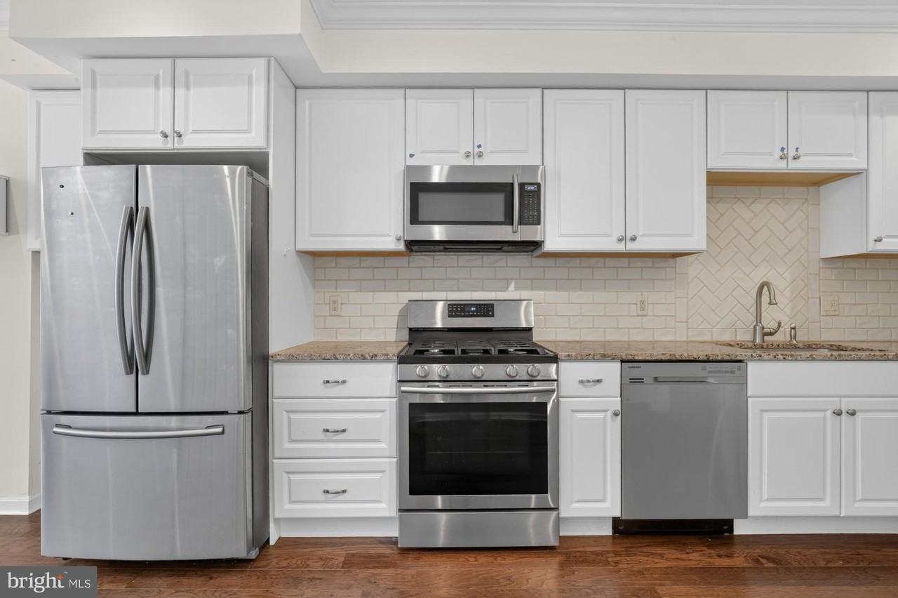 4435 Sansom St #1 - Photo 6 of 17