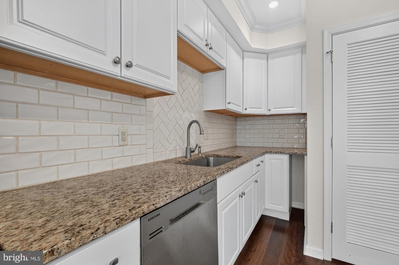 4435 Sansom St #1 - Photo 7 of 17