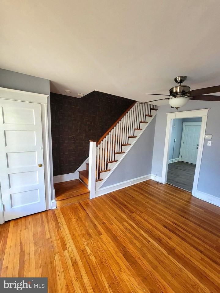 2061 Independence St - Photo 4 of 22