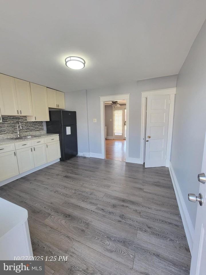 2061 Independence St - Photo 5 of 22