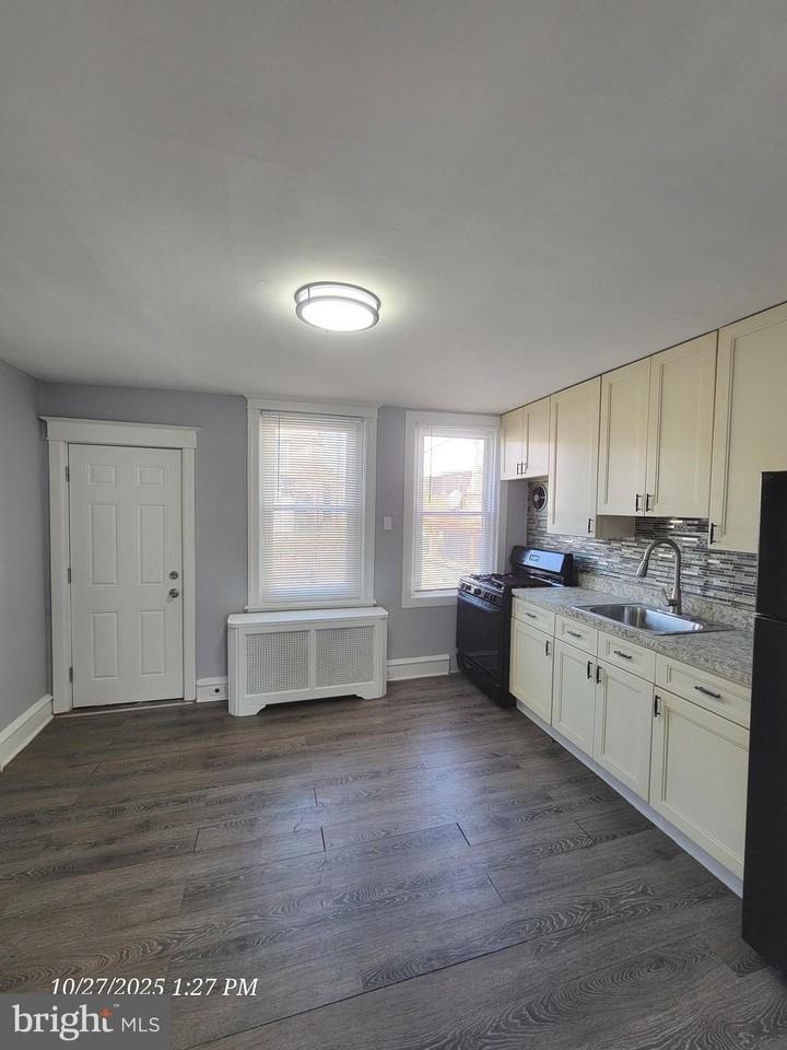 2061 Independence St - Photo 7 of 22