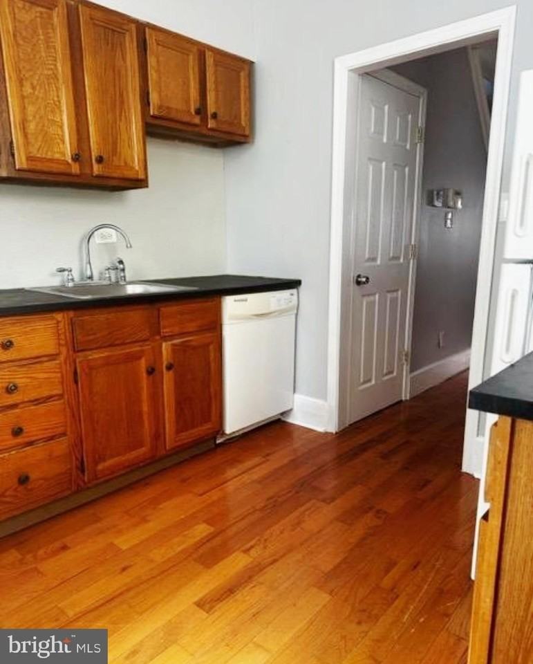2517 S Mildred St - Photo 4 of 14