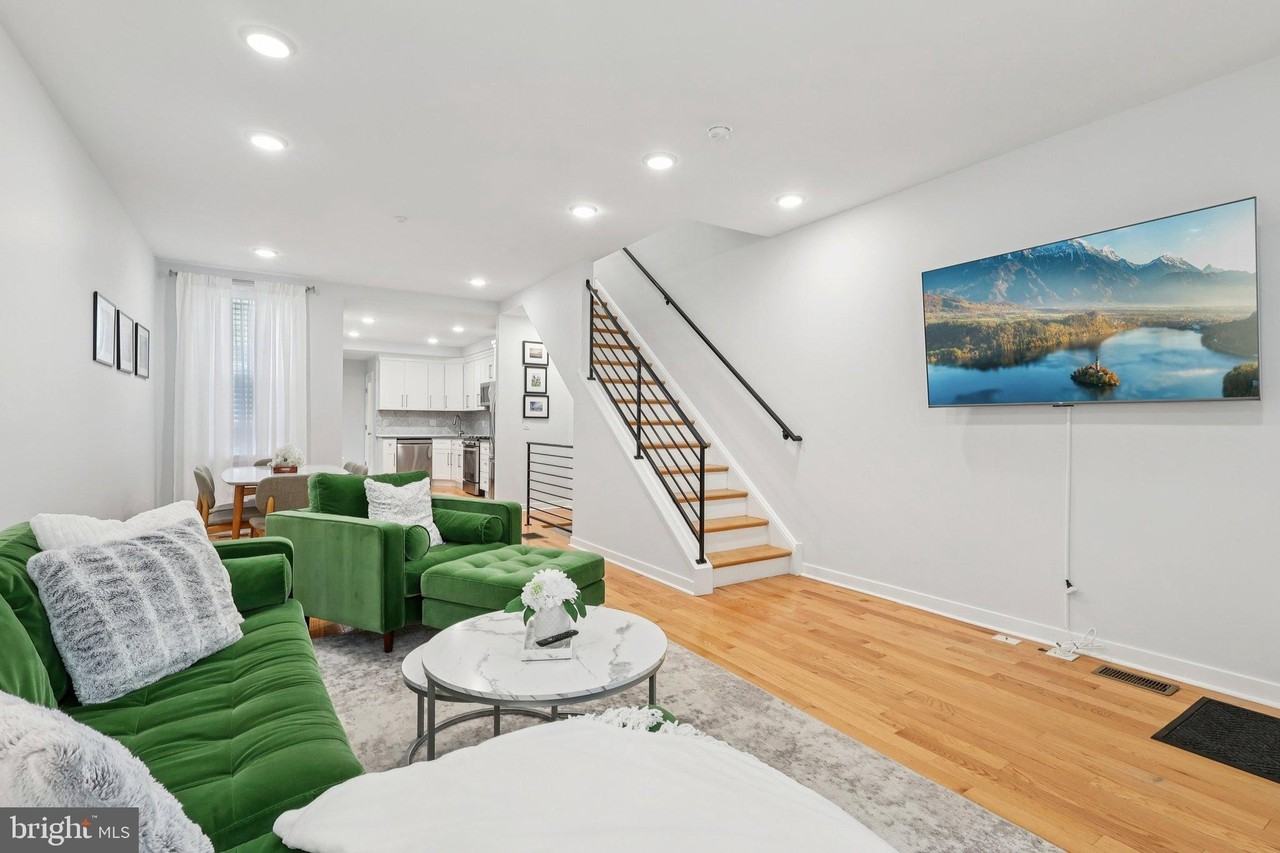 2019 W Girard Ave - Photo 3 of 33