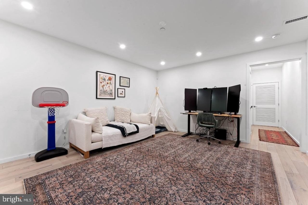 312 Poplar St - Photo 7 of 31