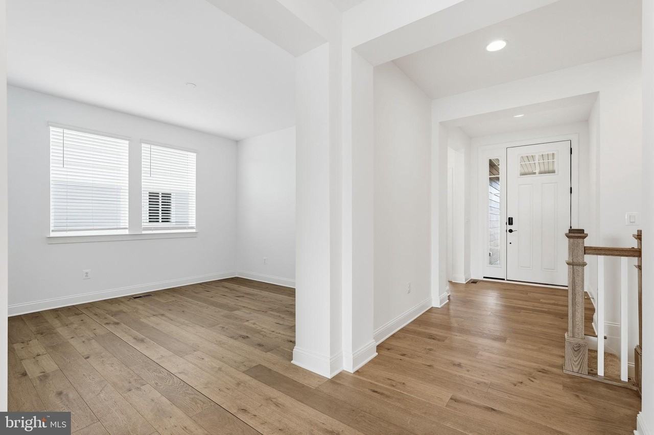 112 Betony Ct - Photo 7 of 37