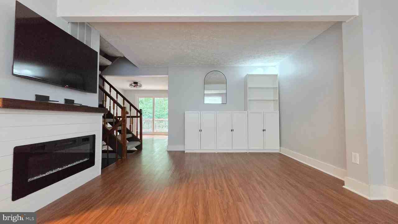 8256 Burning Forest Ct - Photo 6 of 34