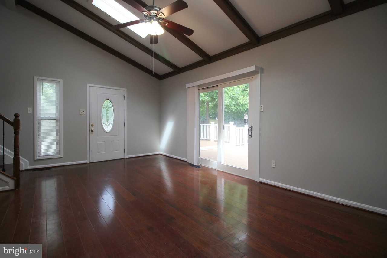 6215 Gemini Ct - Photo 3 of 30