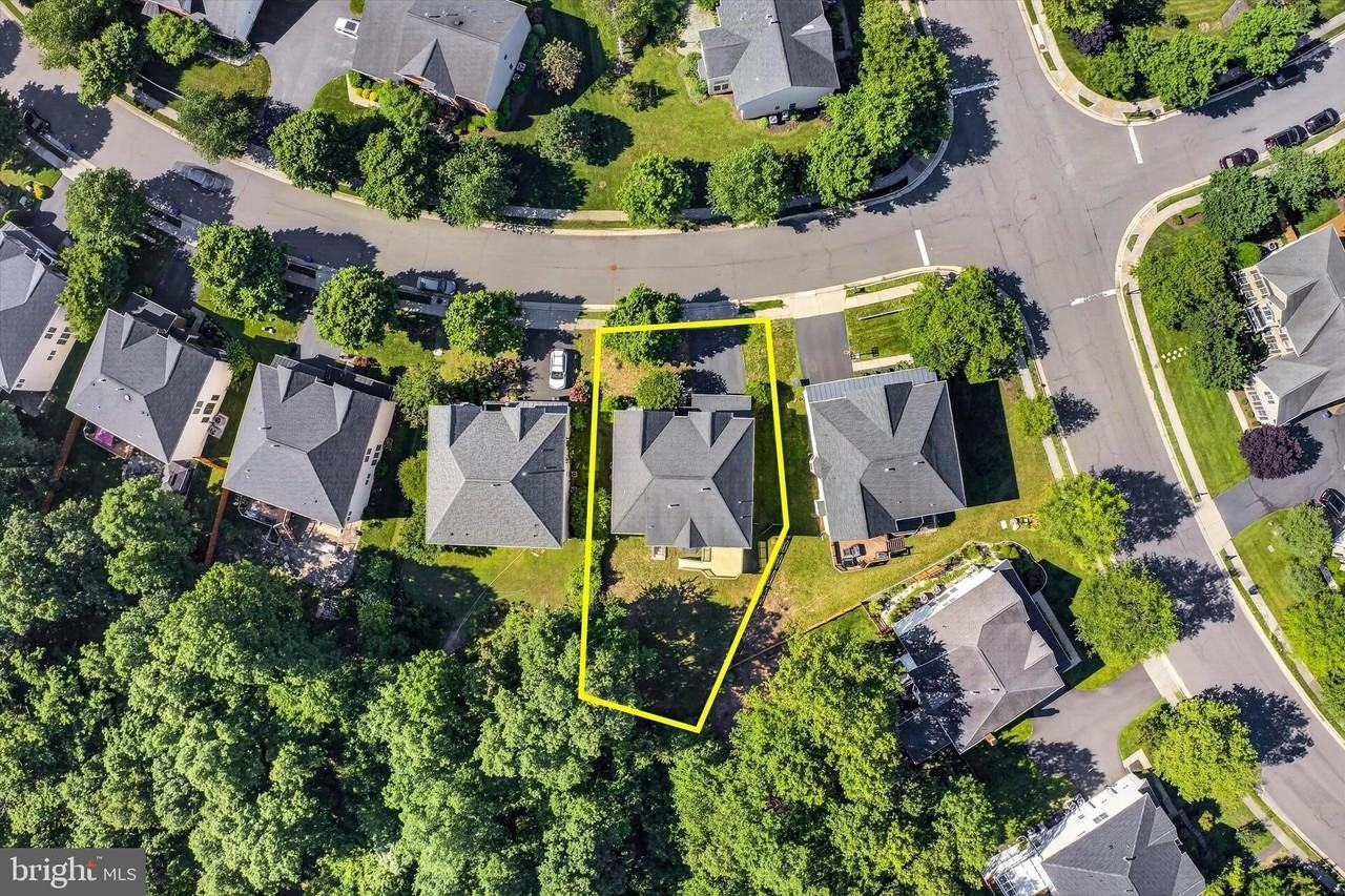25670 S Village Dr - Photo 3 of 50
