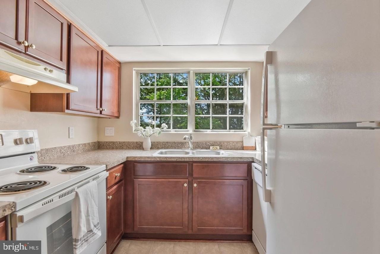 121 Fort Evans Rd Se #D