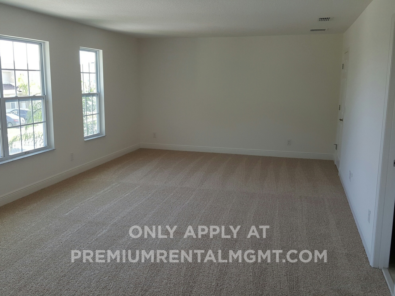 1065 Vinsetta Cir - Photo 3 of 36
