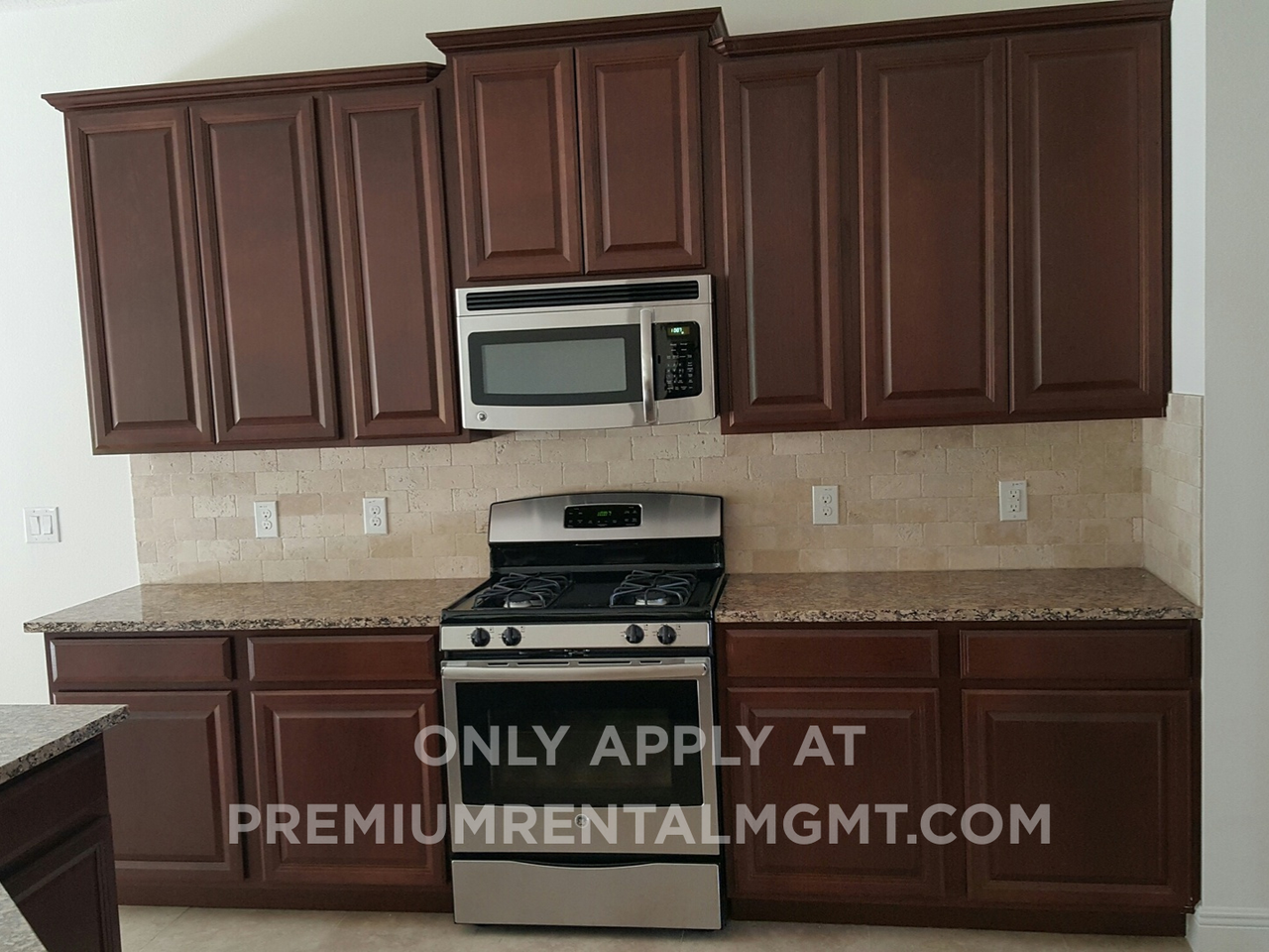 1065 Vinsetta Cir - Photo 2 of 36