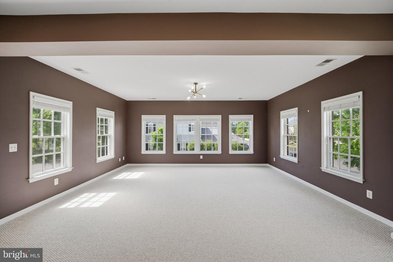 11701 Town Green Rd - Photo 6 of 50