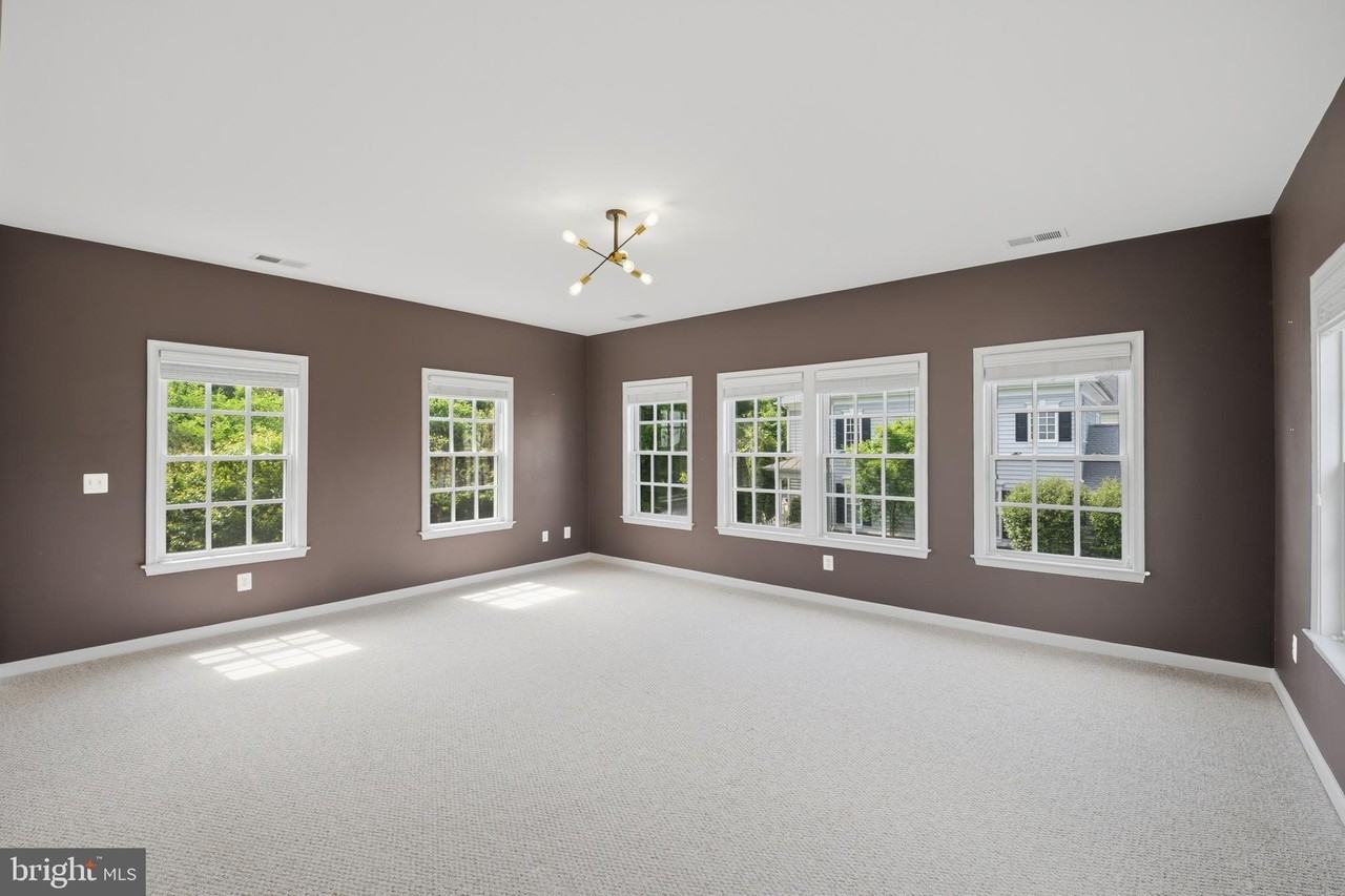 11701 Town Green Rd - Photo 7 of 50