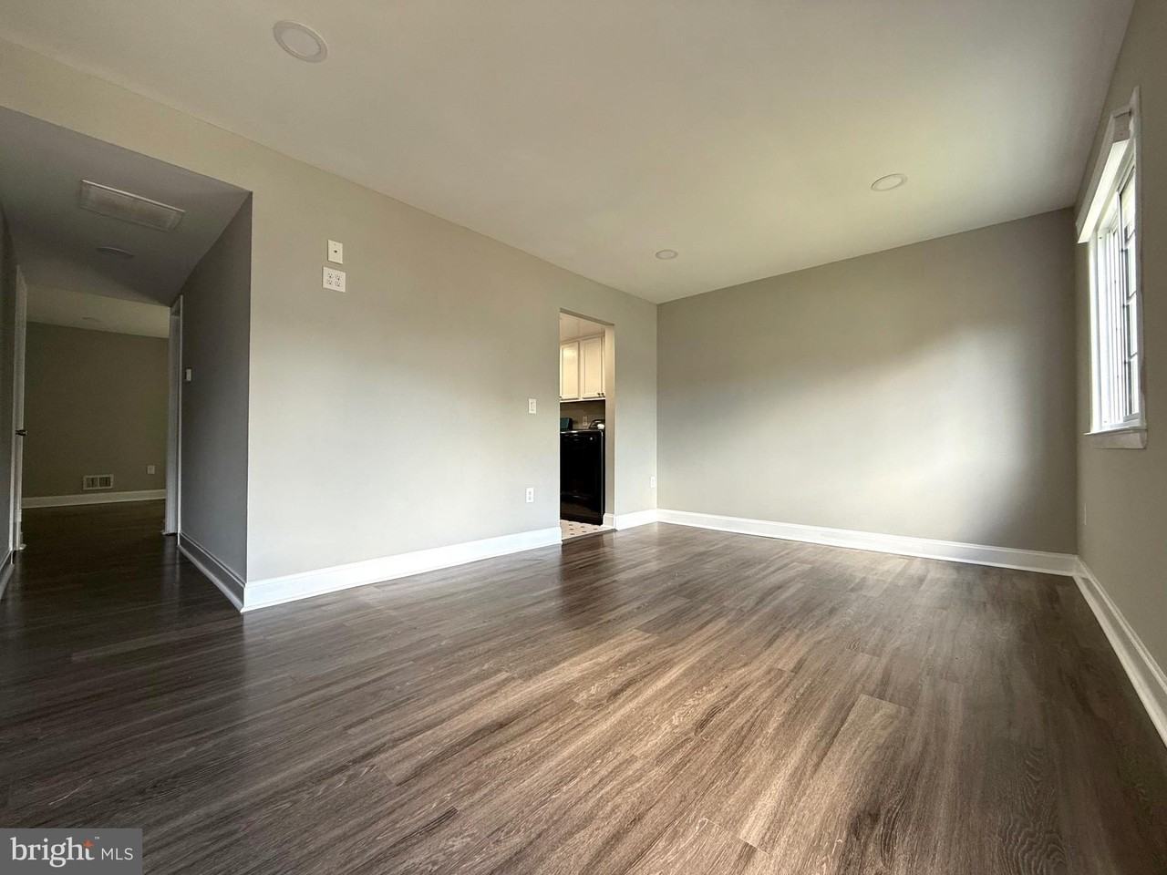 2819 Banks Ct - Photo 3 of 19