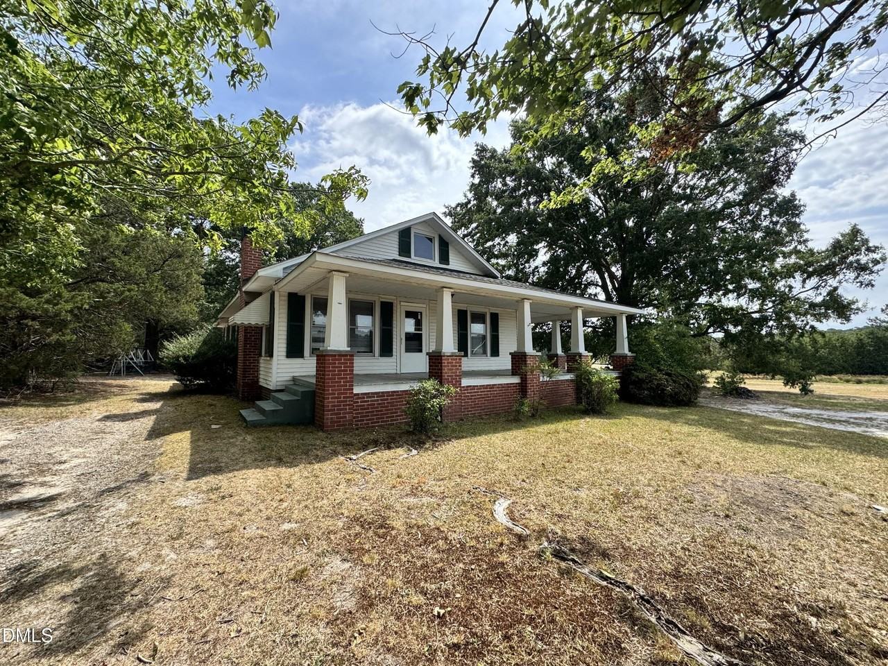 545 Main St - Photo 2 of 12