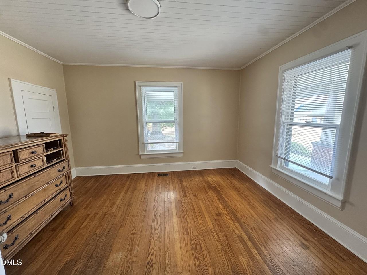 545 Main St - Photo 7 of 12