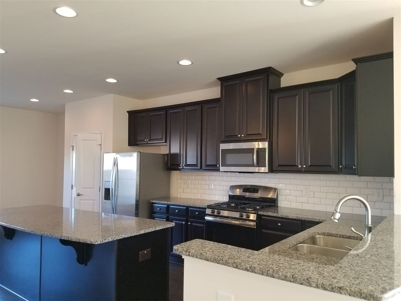 2114 Whitesmith Dr - Photo 3 of 14