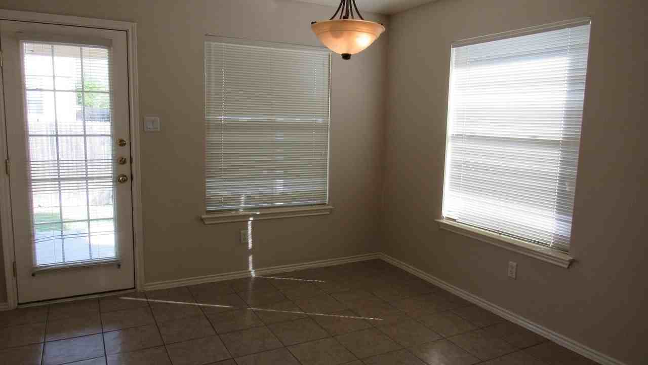 11124 Crazy Well Dr - Photo 6 of 18