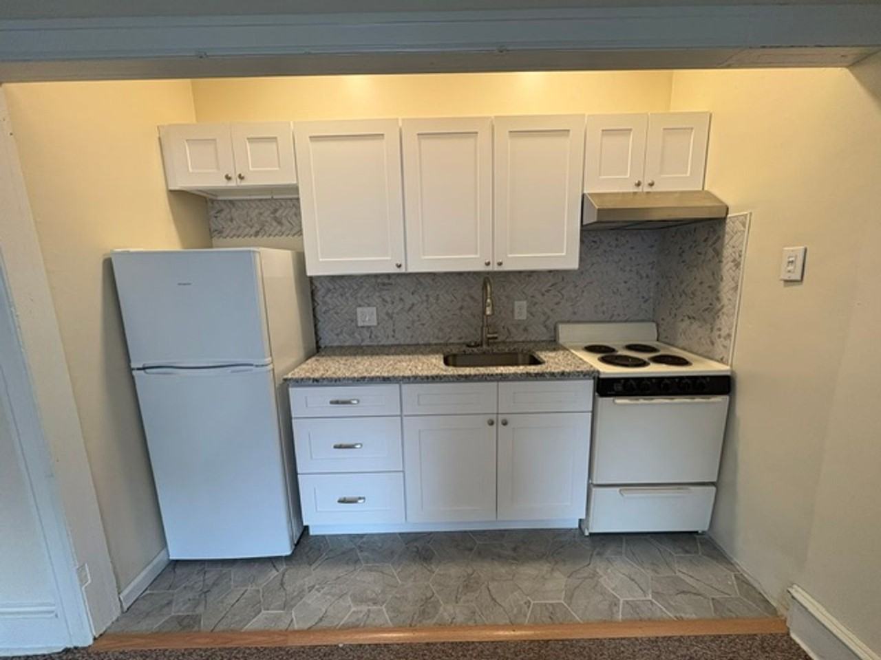 1637 Haworth St #C - Photo 3 of 8
