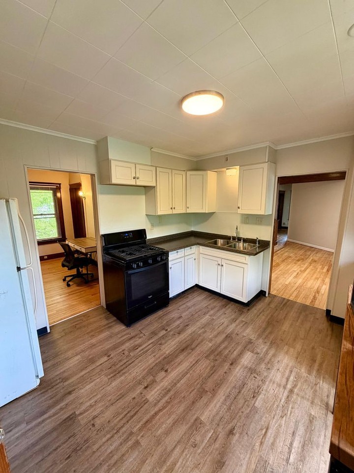 1279 Vestal Ave - Photo 5 of 50