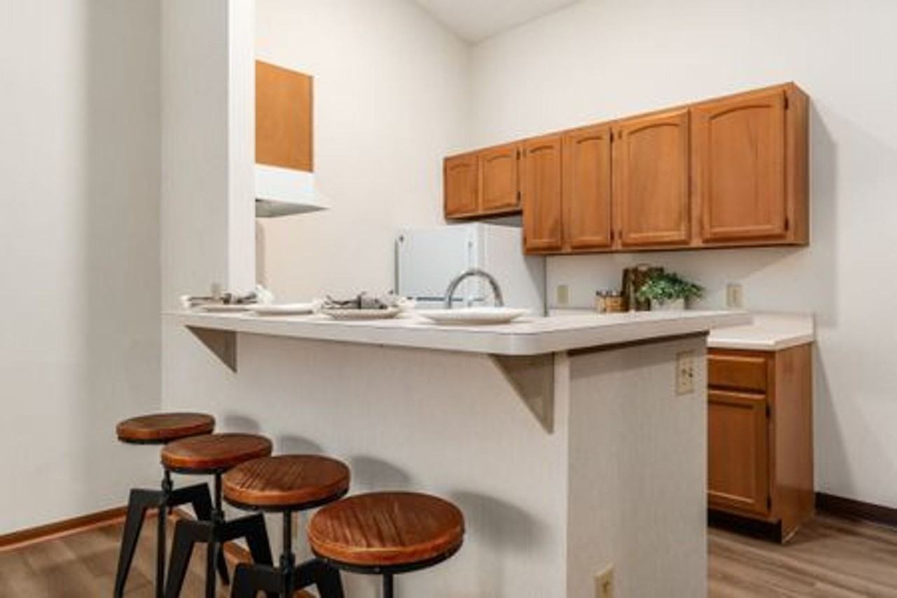 Southampton Apartments - Photo 4 of 30