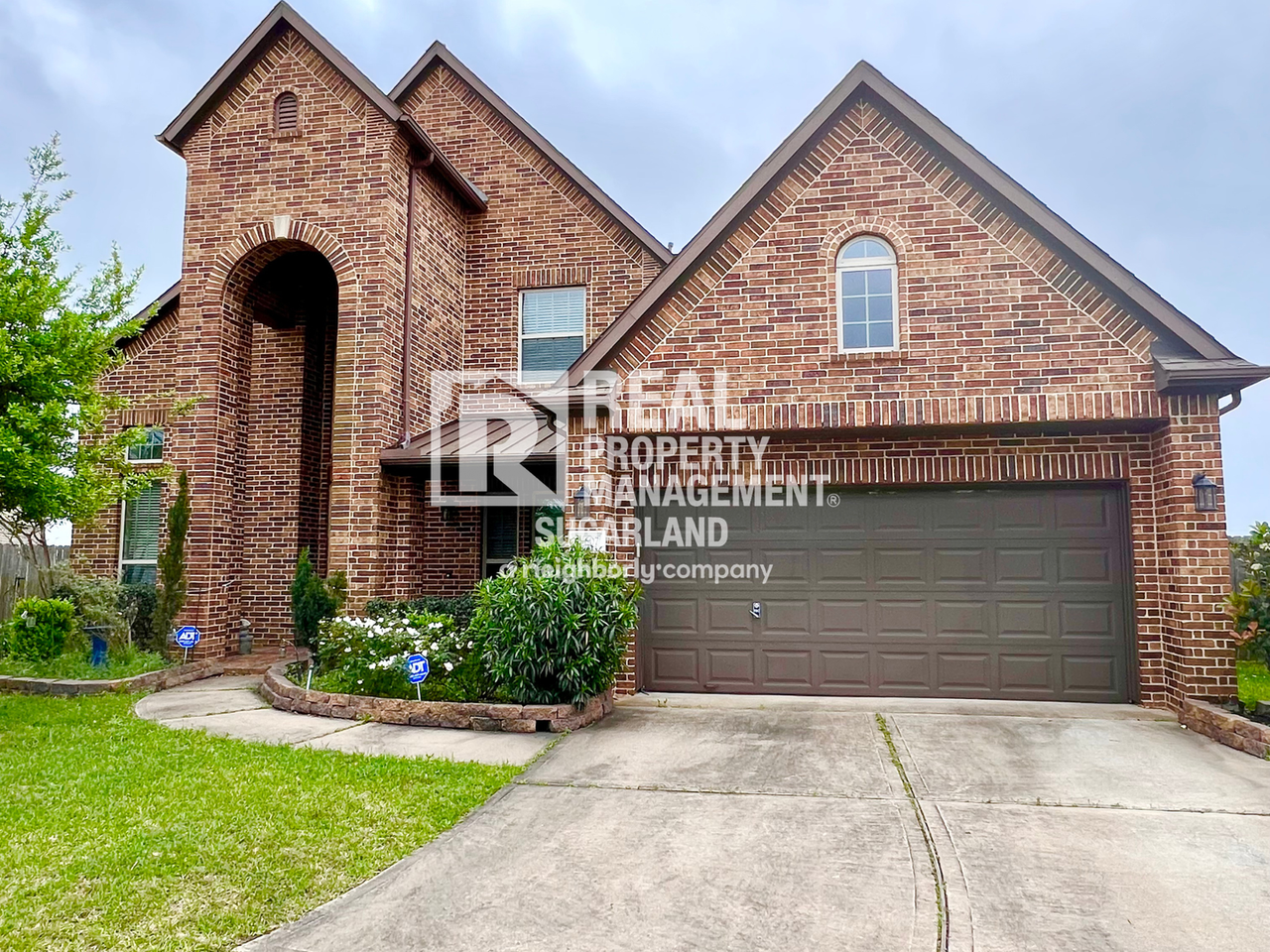 18607 Pelham Grove Ln - Photo 3 of 48