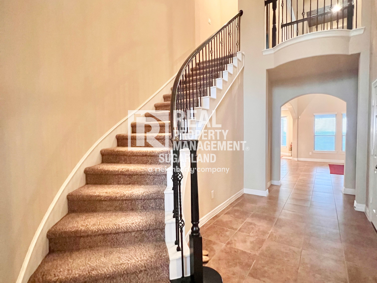 18607 Pelham Grove Ln - Photo 4 of 48